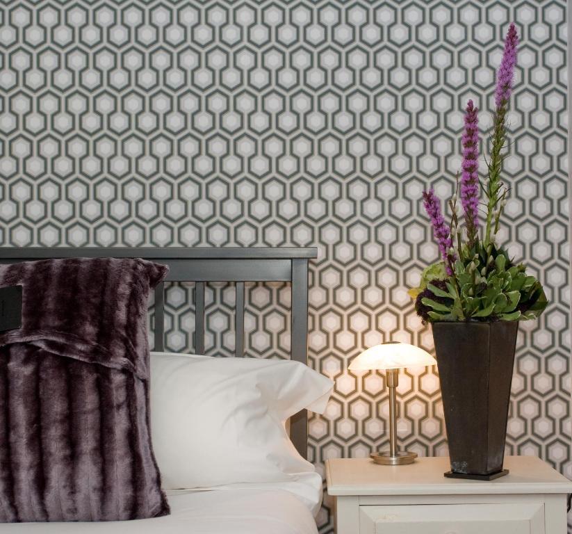 The Bijou Hotel Harrogate Bagian luar foto