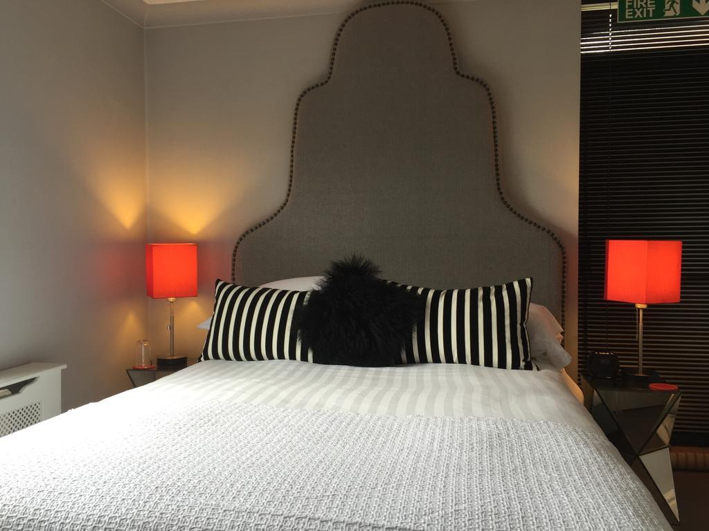 The Bijou Hotel Harrogate Bagian luar foto