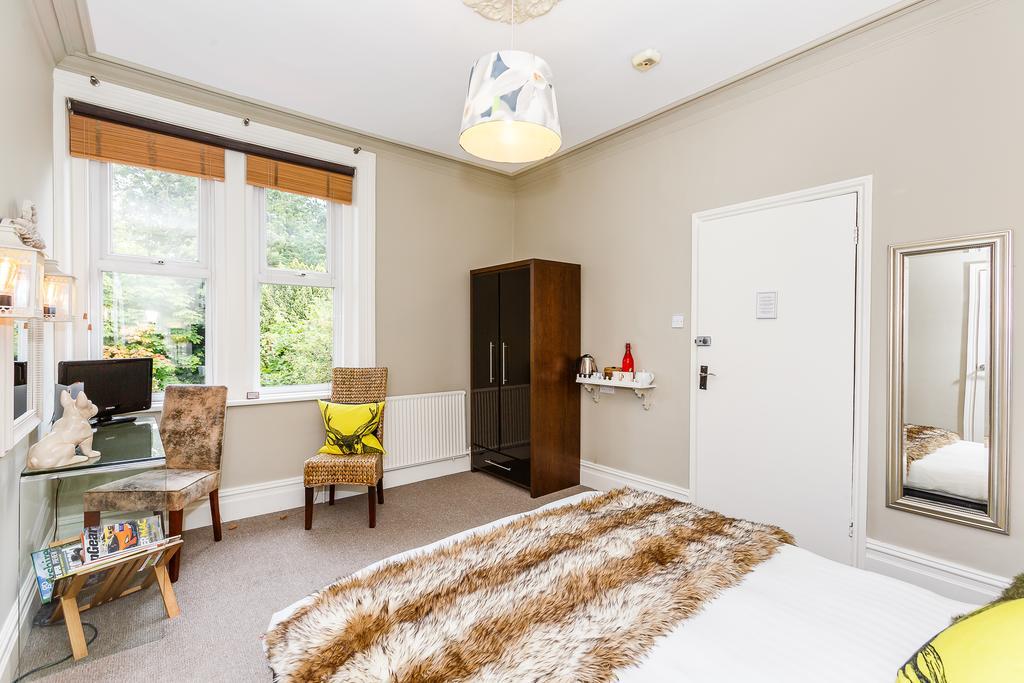 The Bijou Hotel Harrogate Bagian luar foto