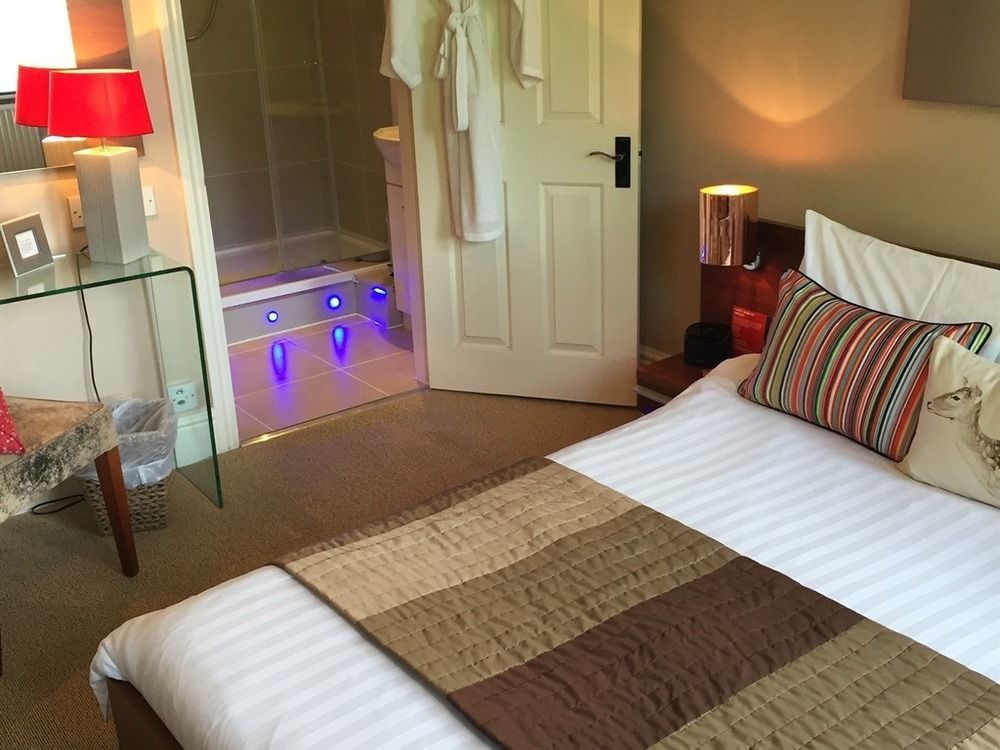 The Bijou Hotel Harrogate Bagian luar foto