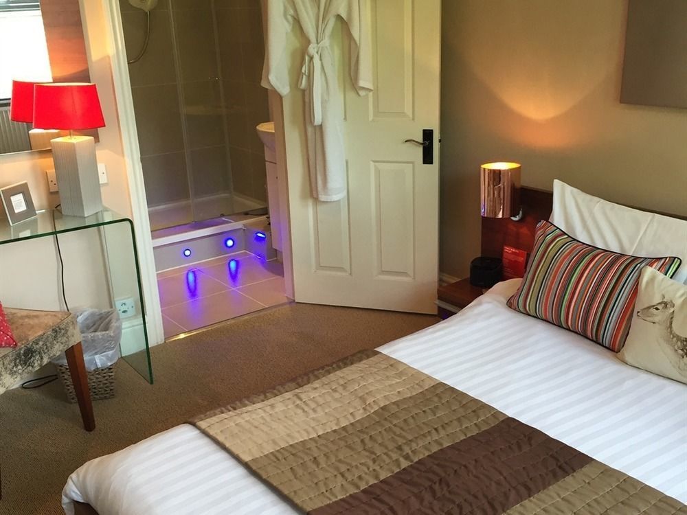 The Bijou Hotel Harrogate Bagian luar foto